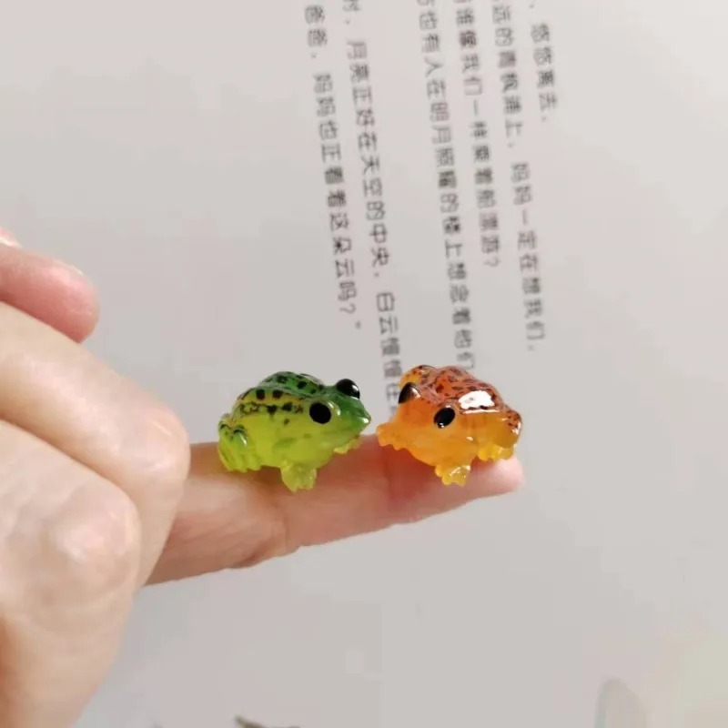 Bonsai Garden China - Güzel Minik Turuncu Yeşil Kurbağalar 10